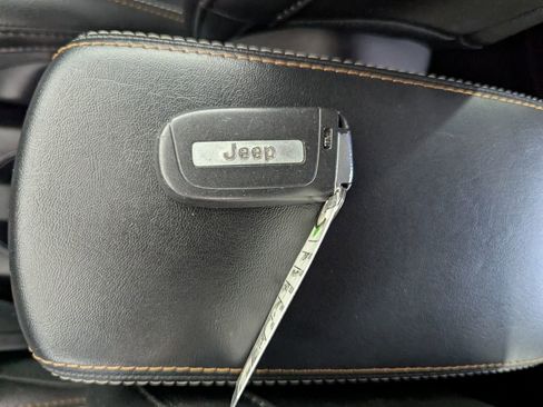 Used 2018 Jeep Compass Latitude w/ Cold Weather Group AWD/4WD image 25