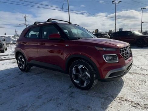 Used 2023 Hyundai Venue Limited image 2