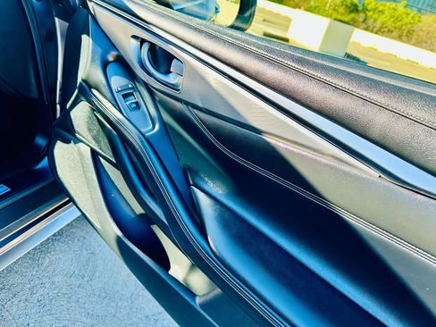Used 2019 INFINITI Q60 3.0t w/ Cargo Package RWD image 22