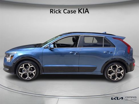 Certified 2023 Kia Niro EX Touring image 3