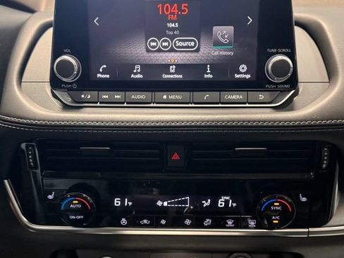 Used 2021 Nissan Rogue SV AWD/4WD image 14