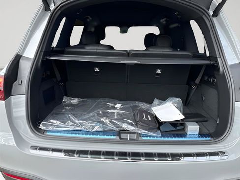 New 2026 Mercedes-Benz GLS 580 4MATIC image 24