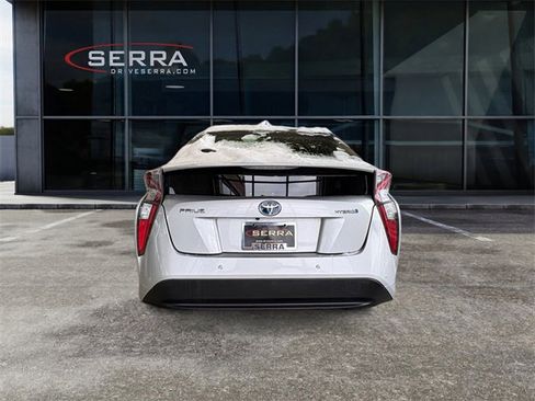 Used 2018 Toyota Prius Two image 3