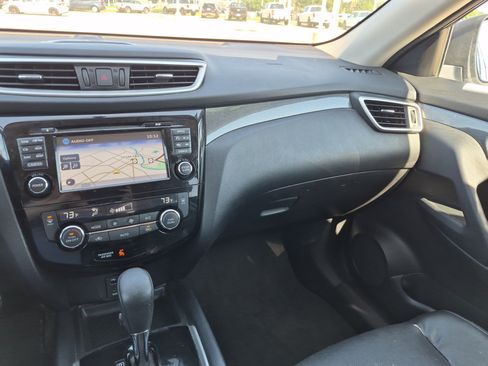 Used 2015 Nissan Rogue SL AWD/4WD image 17