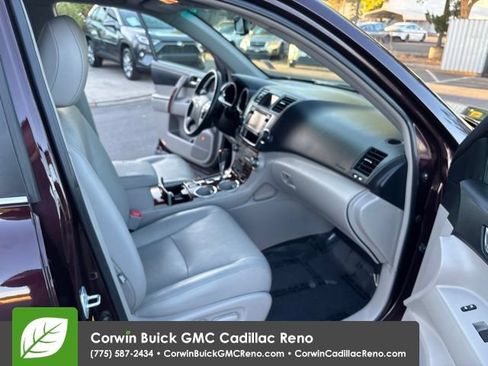 Used 2013 Toyota Highlander Limited AWD/4WD image 37