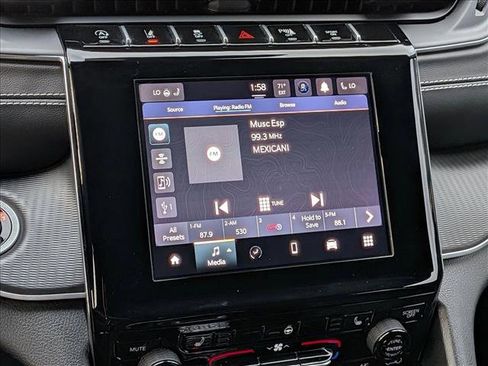 Used 2024 Jeep Grand Cherokee Altitude RWD image 12