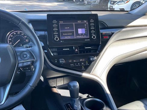Used 2023 Toyota Camry SE image 8