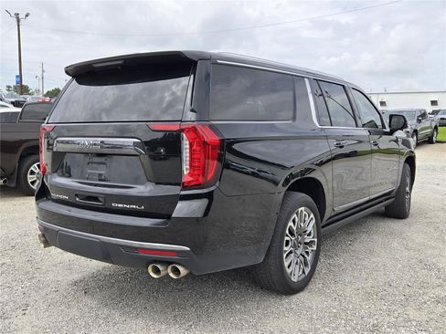 Used 2023 GMC Yukon XL Denali Ultimate w/ LPO, Floor Liner Package AWD/4WD image 3