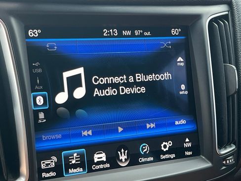 Used 2018 Maserati Levante image 21