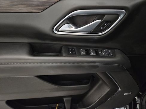 Used 2021 Chevrolet Tahoe Z71 w/ Rear Media and Nav Package image 26