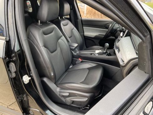 Used 2024 Jeep Compass Latitude image 19