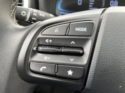 Used 2025 Hyundai Venue SEL FWD image 18