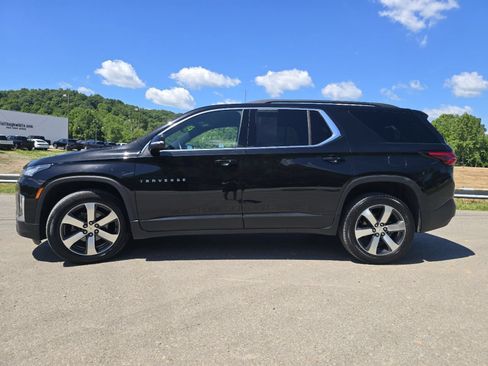 Used 2023 Chevrolet Traverse LT w/ LT Premium Package AWD/4WD image 13