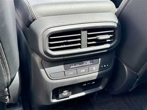 Used 2024 Honda Pilot TrailSport image 25