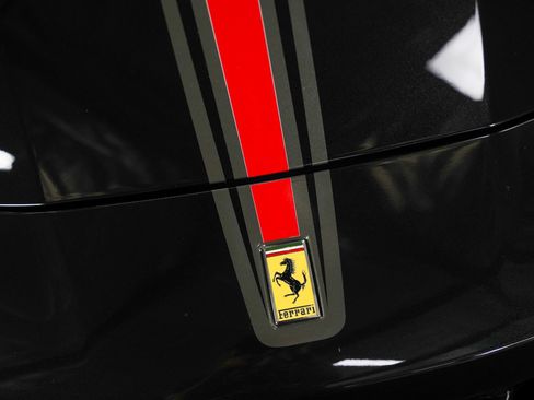 Used 2017 Ferrari 488 GTB RWD image 13