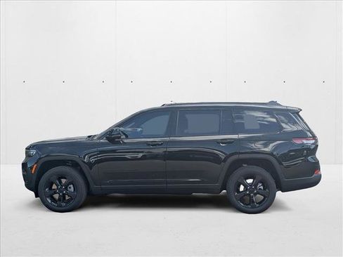 New 2025 Jeep Grand Cherokee L Limited w/ Black Appearance Package image 9