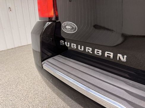 Used 2017 Chevrolet Suburban Premier image 8