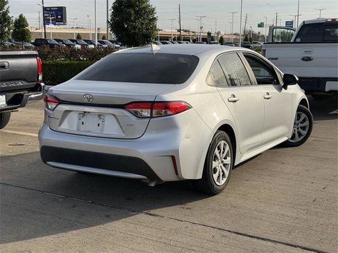 Certified 2022 Toyota Corolla LE image 5