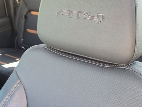 Used 2025 GMC Sierra 1500 AT4 w/ AT4 Premium Package image 17