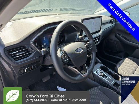 Used 2023 Ford Escape Active w/ Tech Pack #1 AWD/4WD image 10