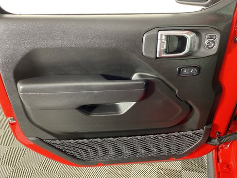 Used 2025 Jeep Wrangler Willys image 12