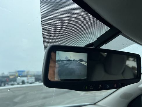 Used 2010 Chevrolet Traverse LT image 22