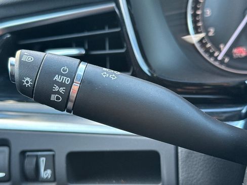 Used 2025 Cadillac XT5 Premium Luxury image 37