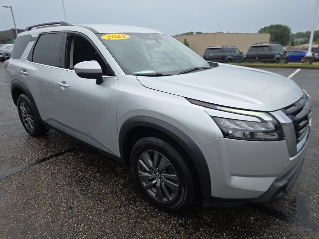 Used 2024 Nissan Pathfinder SV AWD/4WD image 10