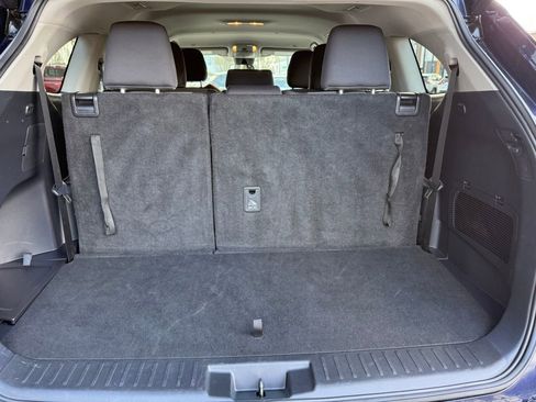 Certified 2025 Toyota Highlander LE image 9