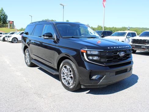 Used 2025 Ford Expedition Active AWD/4WD image 4