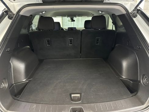 Used 2025 Chevrolet Blazer LT AWD/4WD image 24
