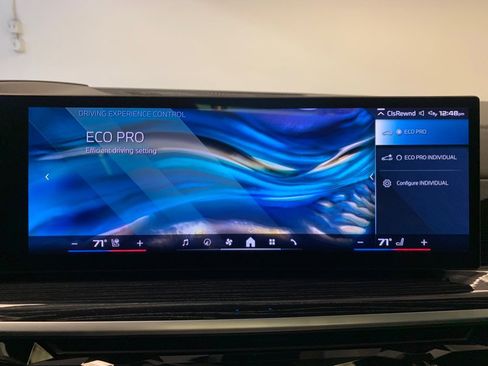 Used 2024 BMW X7 M60i AWD/4WD image 37