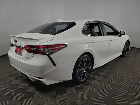 Used 2019 Toyota Camry SE w/ Convenience Package FWD image 11