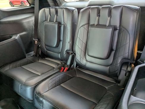 Used 2019 Ford Explorer Platinum AWD/4WD image 33