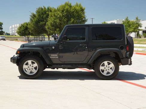 Used 2017 Jeep Wrangler Sport w/ Quick Order Package 24S AWD/4WD image 2