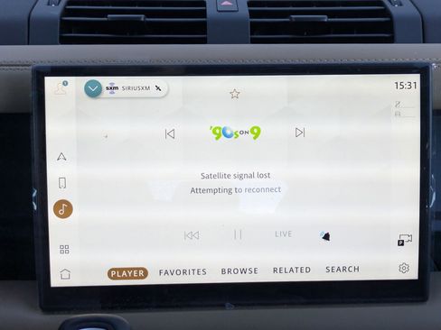 Certified 2025 Land Rover Defender 110 X-Dynamic SE image 21