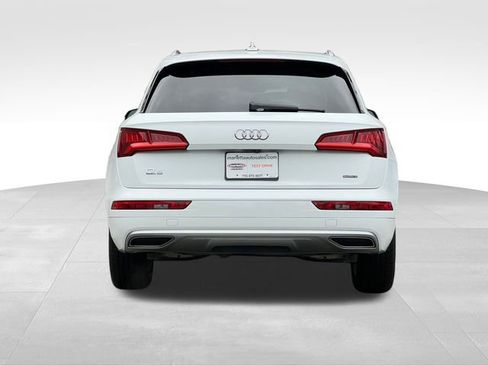 Used 2019 Audi Q5 2.0T Premium w/ Convenience Package image 4