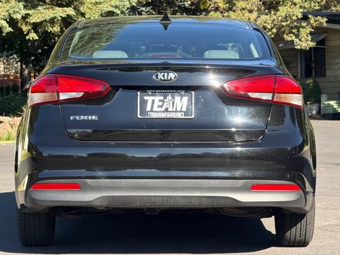 Used 2017 Kia Forte LX FWD image 5