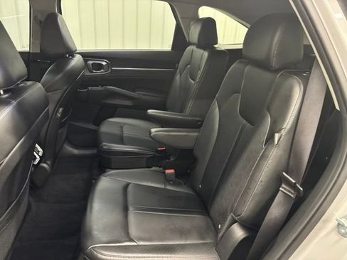 Used 2025 Kia Sorento SX FWD image 10