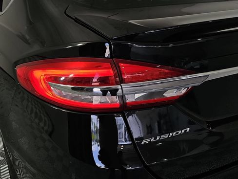 Used 2018 Ford Fusion SE w/ Equipment Group 201A FWD image 30