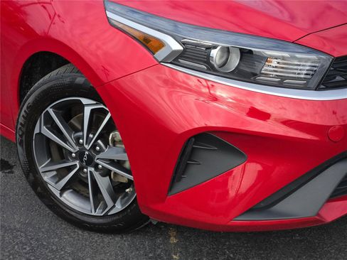 Used 2024 Kia Forte LXS image 3