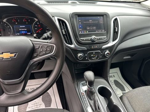 Used 2022 Chevrolet Equinox LT image 14