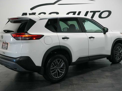 Used 2023 Nissan Rogue S FWD image 4