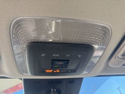 Used 2025 Toyota Prius LE image 21