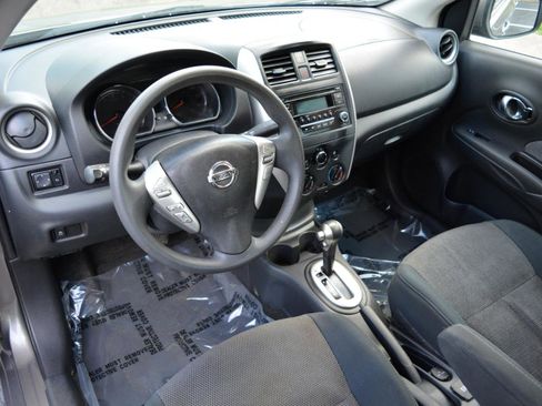 Used 2016 Nissan Versa SV image 11