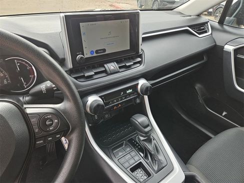 Used 2025 Toyota RAV4 LE image 20