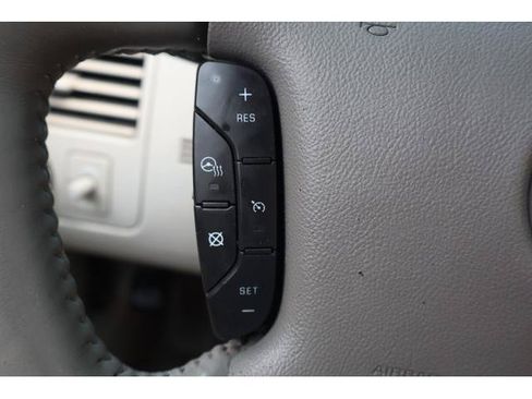 Used 2010 Buick Lucerne CXL FWD image 11