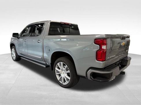 Used 2025 Chevrolet Silverado 1500 High Country RWD image 5