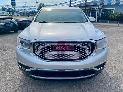 Used 2017 GMC Acadia SLE FWD image 2
