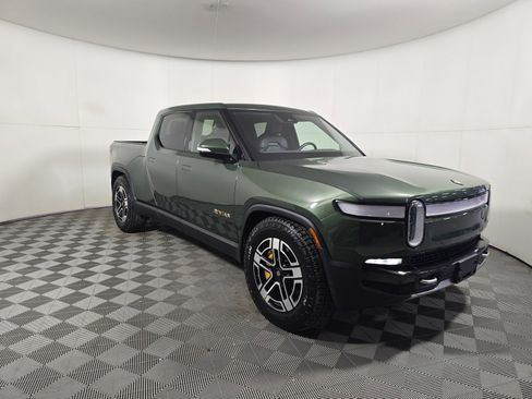 Used 2022 Rivian R1T Adventure image 7